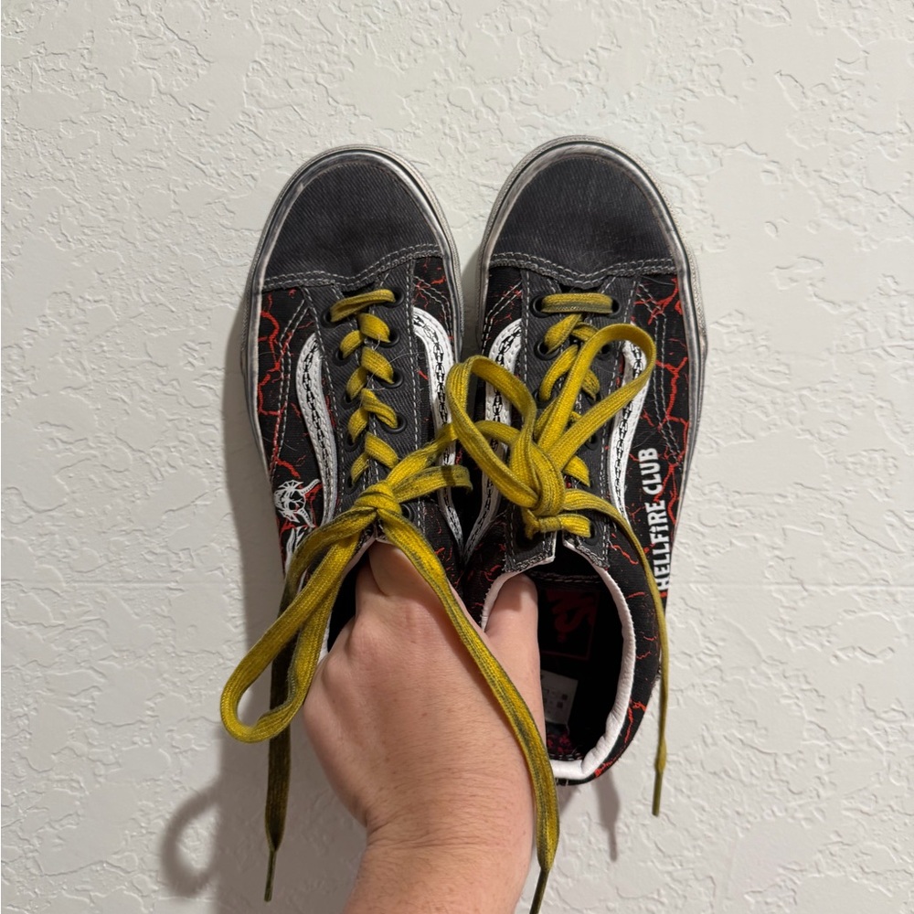 Stranger Things x Vans - hellfire club